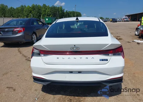 2021 Hyundai Elantra Sel z USA, uszkodzony, nr VIN 5NPLM4AG9MH003282